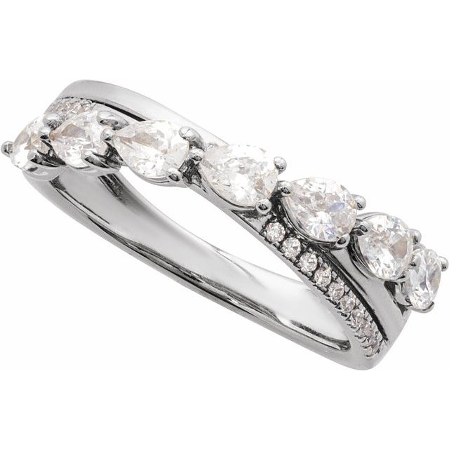 Natural Diamond | Pear | 4 x 3mm | Lab-Grown Diamond | Pear | 4 x 3mm