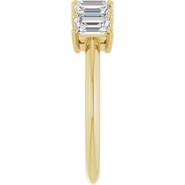 Lab-Grown Diamond | Emerald | 4.5 x 3mm