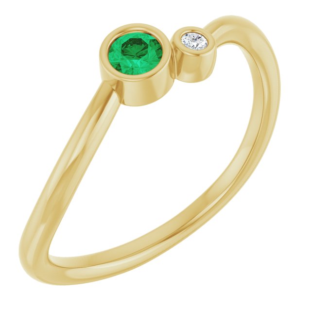 Lab-Grown Emerald Round Accented Bezel-Set Ring in 14K Yellow Gold