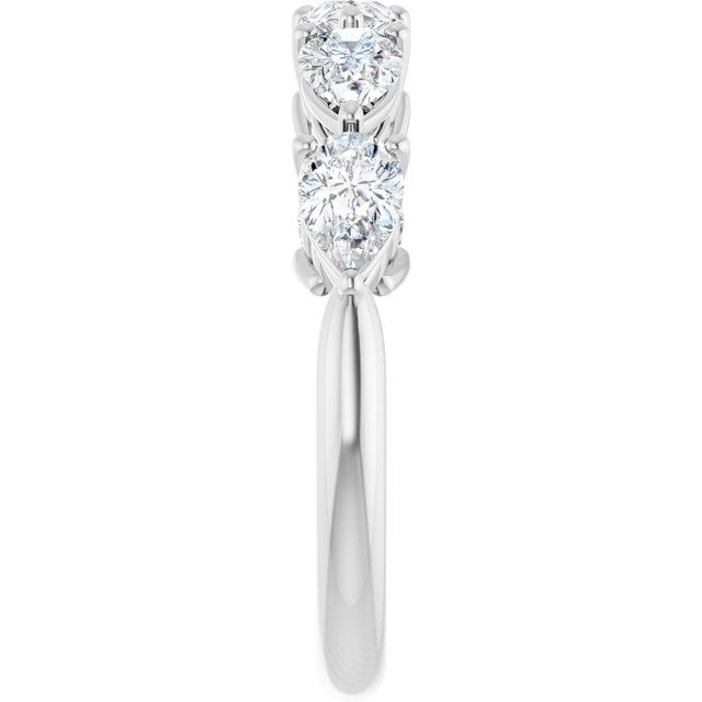 Natural Diamond | Pear | 5.5 x 3.5mm | Lab-Grown Diamond | Pear | 5.5 x 3.5mm
